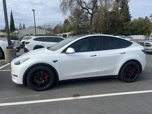 2024 Tesla Model Y Performance Dual Motor All-Wheel Drive