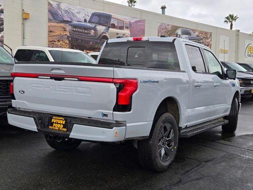 2025 Ford F-150 Lightning LARIAT