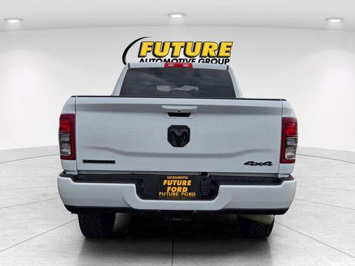 2020 RAM 2500 Big Horn Crew Cab 4x4 6'4' Box