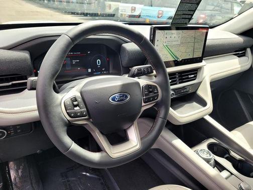 Space White Metallic 2026 Ford Explorer Active w/200A Pkg