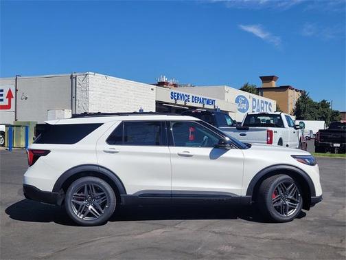 2025 Ford Explorer ST