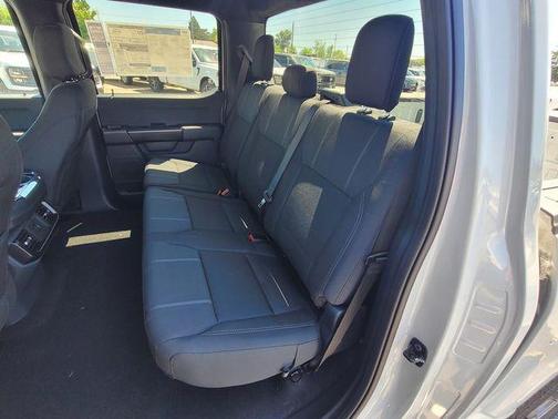 Avalanche 2026 Ford F-150 STX