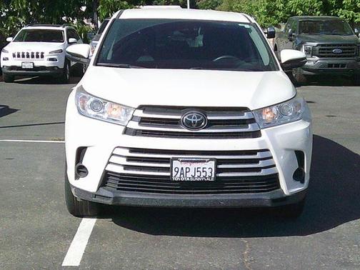 2018 Toyota Highlander LE