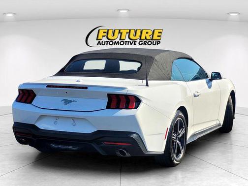 Oxford White 2025 Ford Mustang EcoBoost Premium