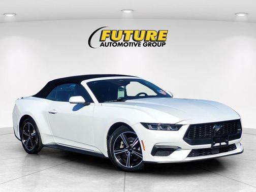 Oxford White 2025 Ford Mustang EcoBoost Premium