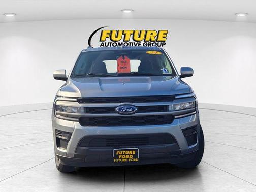 Iconic Silver Metallic 2024 Ford Expedition Max XLT
