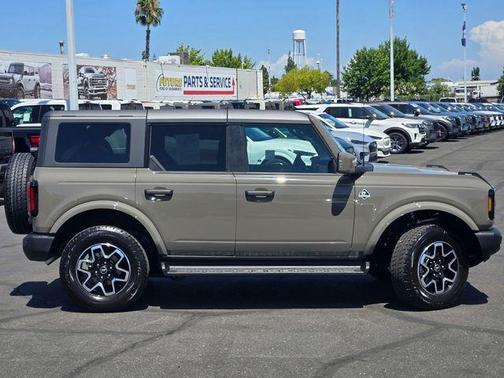 Marsh Gray 2026 Ford Bronco Outer Banks