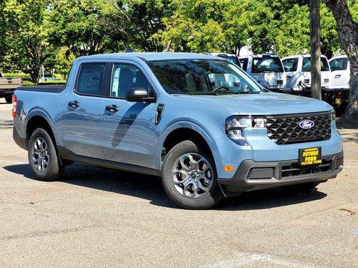 Azure Gray Metallic Tri-Coat 2026 Ford Maverick XLT