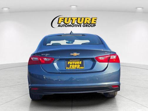 Lakeshore Blue Metallic 2024 Chevrolet Malibu FWD 1LT
