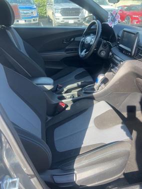 2019 Hyundai Veloster 2