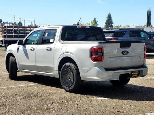 Space White Metallic 2026 Ford Maverick Lobo Standard