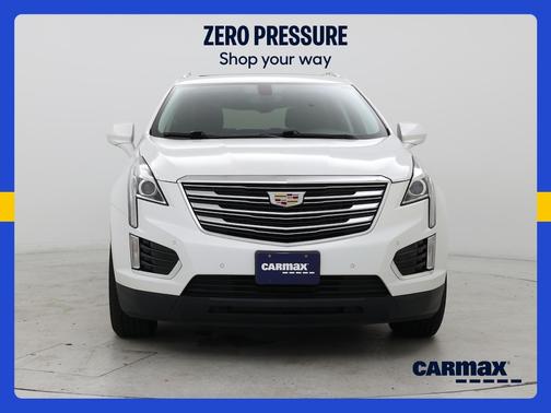 White 2017 Cadillac XT5 Luxury