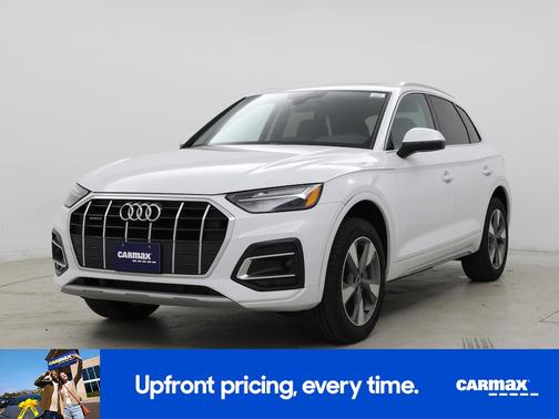 White 2024 Audi Q5 Premium