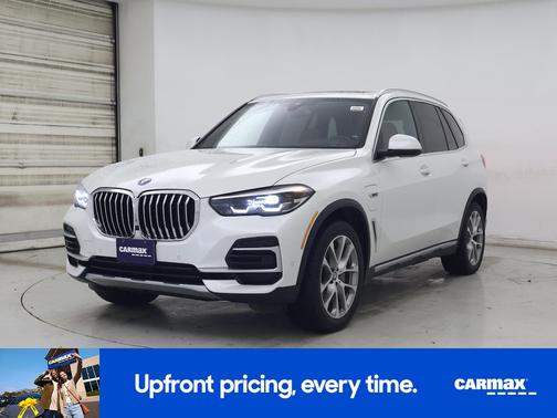 White 2023 BMW X5 PHEV XDrive45e