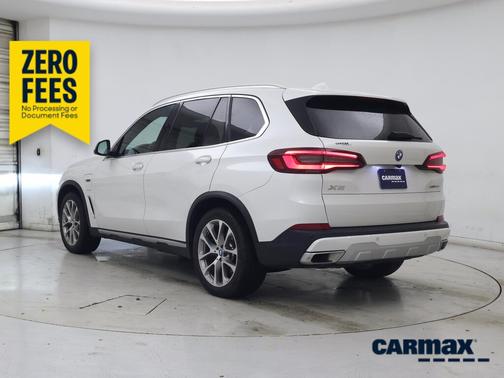 White 2023 BMW X5 PHEV XDrive45e