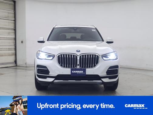 White 2023 BMW X5 PHEV XDrive45e