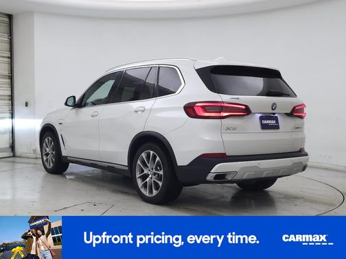 White 2023 BMW X5 PHEV XDrive45e