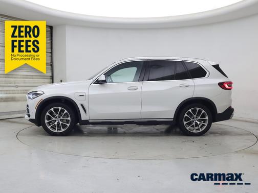 White 2023 BMW X5 PHEV XDrive45e