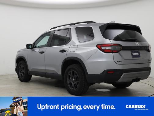 Silver 2025 Honda Pilot Trailsport