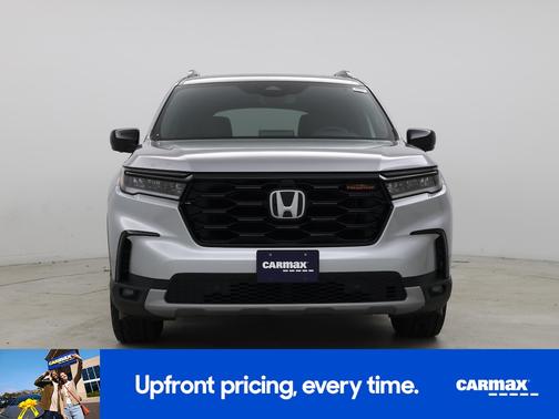 Silver 2025 Honda Pilot Trailsport