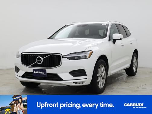 White 2021 Volvo XC60 T5 Momentum
