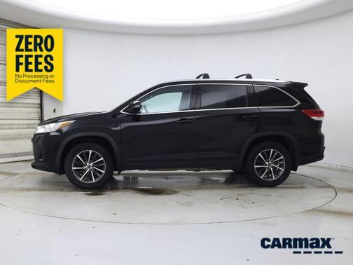 Black 2019 Toyota Highlander XLE