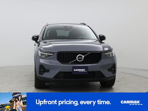 2023 Volvo XC40 B5 Plus Dark Theme