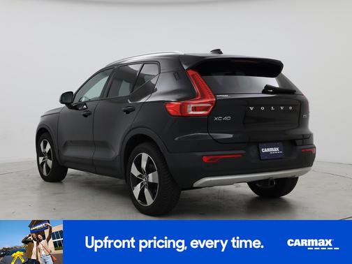 2020 Volvo XC40 T5 Momentum