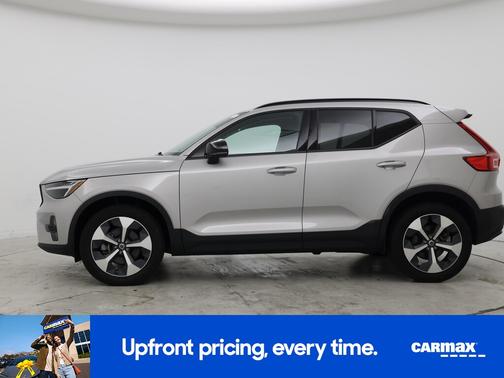 Silver 2023 Volvo XC40 B5 Core