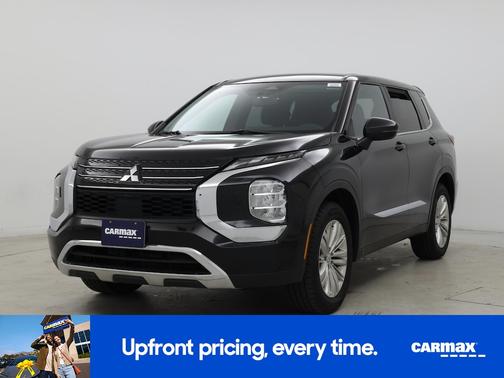 Black 2022 Mitsubishi Outlander ES