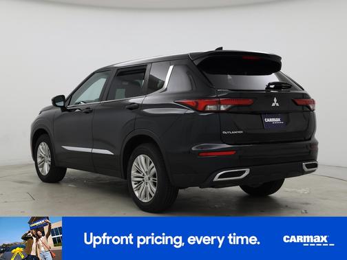 Black 2022 Mitsubishi Outlander ES
