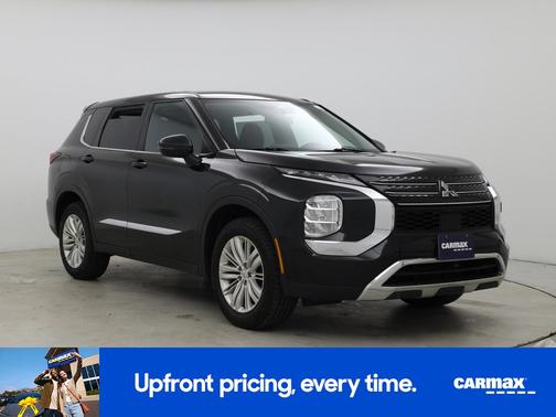 Black 2022 Mitsubishi Outlander ES