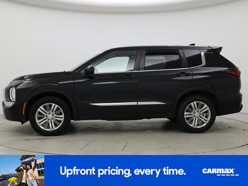 Black 2022 Mitsubishi Outlander ES