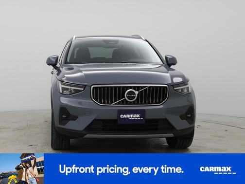 2023 Volvo XC40 B5 Plus Bright Theme