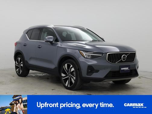 2023 Volvo XC40 B5 Plus Bright Theme