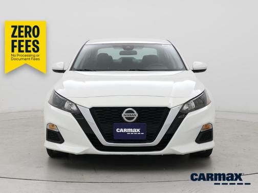 White 2022 Nissan Altima S