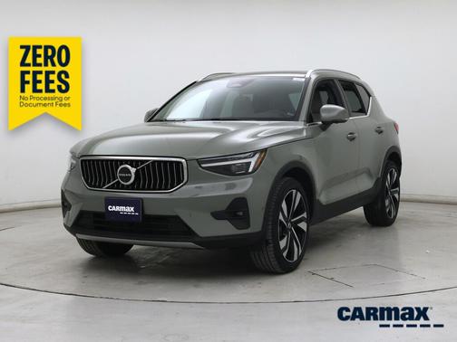 Green 2025 Volvo XC40 B5 Plus Bright Theme