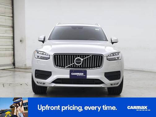 2022 Volvo XC90 T6 Momentum