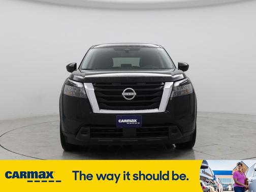 2023 Nissan Pathfinder S