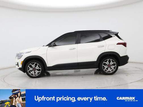 White 2023 Kia Seltos SX