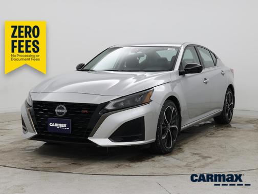 Silver 2023 Nissan Altima SR