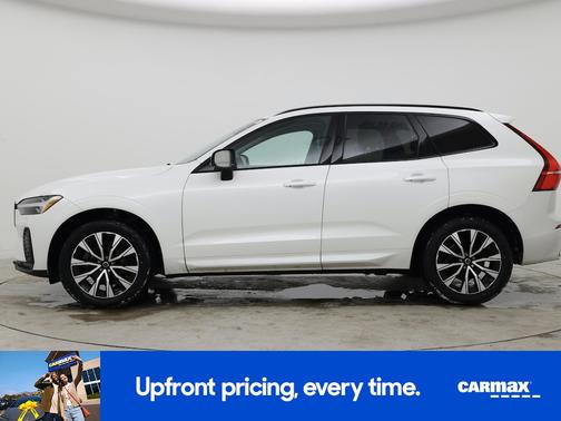 2024 Volvo XC60 B5 Core Dark Theme