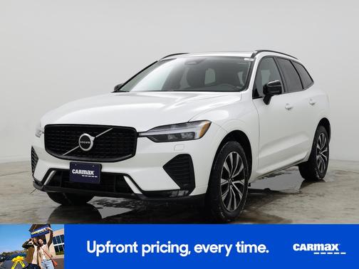 2024 Volvo XC60 B5 Core Dark Theme