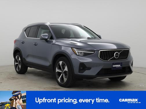 2023 Volvo XC40 B5 Plus Bright Theme
