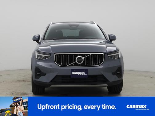 2023 Volvo XC40 B5 Plus Bright Theme