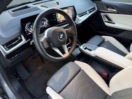 2025 BMW X2 xDrive28i