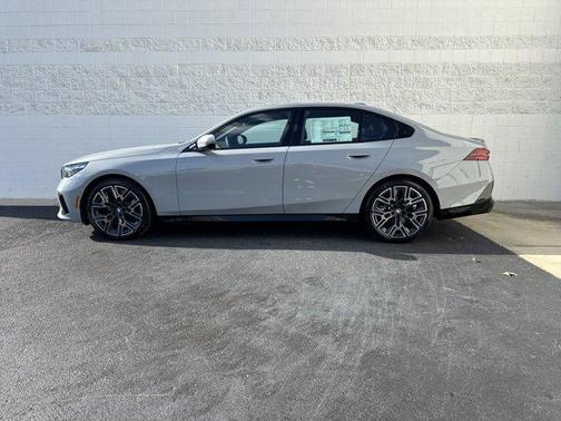 2025 BMW 530 i