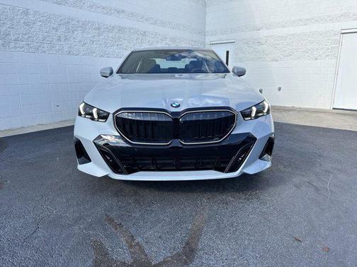 2025 BMW 530 i
