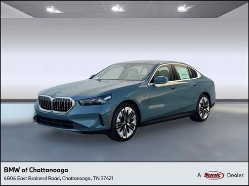 Cape York Green Metallic 2026 BMW 530 530i