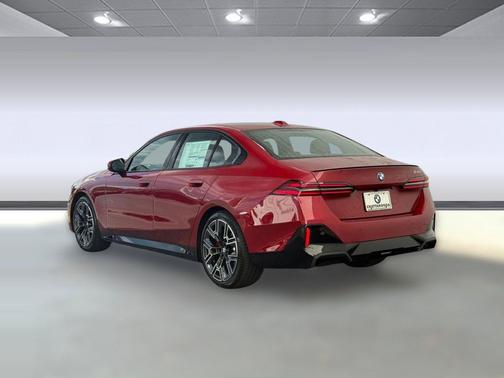 Vegas Red Metallic 2026 BMW 530 530i